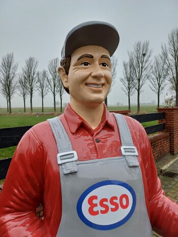 Esso pomp